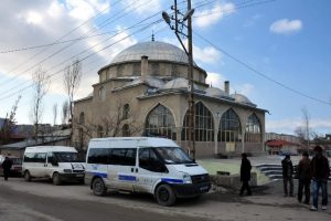 Hırsızlar caminin musluklarını &ccedil;aldı