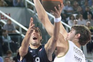 Anadolu Efes zirve i&ccedil;in sahne alıyor
