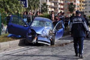 Alanya'da trafik kazası:1 &ouml;l&uuml;
