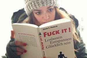Ezgi Mola'dan k&uuml;f&uuml;rl&uuml; 14 Şubat