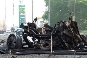 İntihar bombacısı &uuml;&ccedil; polisi havaya u&ccedil;urdu