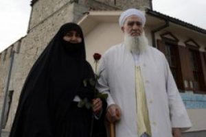 40 yıllık evli &ccedil;ift Sevgililer G&uuml;n&uuml;'nde Kız Kulesi'nde