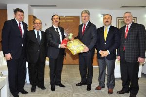 İki sendika arasında &ouml;n g&ouml;r&uuml;şme