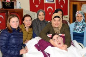 'Umut'a şarkı s&ouml;ylemek i&ccedil;in Rusya'dan geldiler