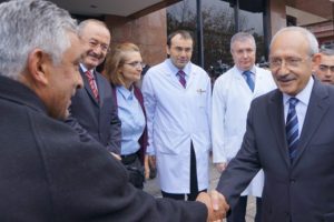 Kılı&ccedil;daroğlu, hastanede Demirel'i ziyaret etti