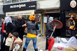 Galatasaray Store'a yumurtalı saldırı!