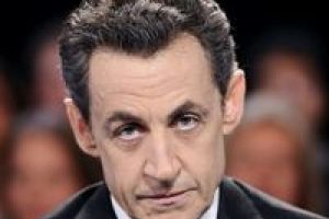 Sarkozy'yi &uuml;zecek kamuoyu araştırması