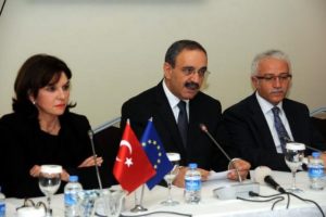 AB'li parlamenterlere ter&ouml;r &ouml;rg&uuml;t&uuml; PKK anlatılacak