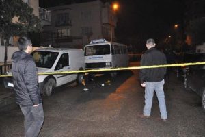 Minib&uuml;s&uuml;n&uuml;n direksiyonunda 13 kurşun