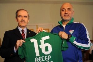 "Bursaspor'u Avrupa takımı yapmak istiyoruz"