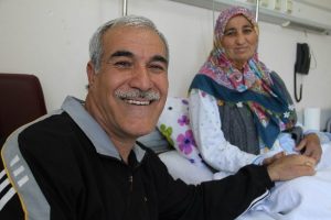 B&ouml;breğiyle eşine hayat verecek