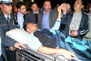 Gazi polisten vekil Ayg&uuml;n'e 10 bin liralık tazminat davası