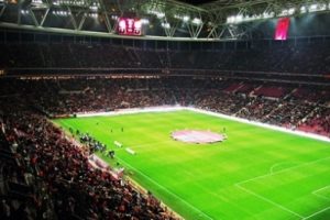 Schalke ma&ccedil;ına &ccedil;ıkmadan 1,5 milyon dolar