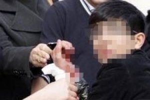 Kız &ouml;ğrenci, erkek &ouml;ğrenciyi jiletle yaraladı