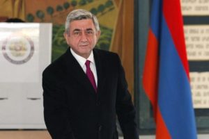 Sandık başı anketlerine g&ouml;re Sarkisyan &ouml;nde