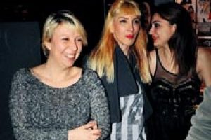 Yener doğum g&uuml;n&uuml; i&ccedil;in dışarı &ccedil;ıktı