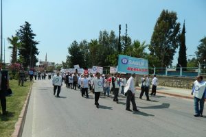 Y&uuml;z bin memur iş bırakmaya hazırlanıyor!