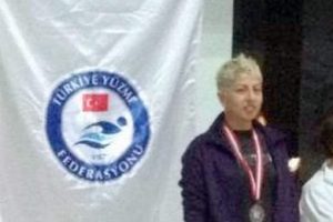 Gemlikli y&uuml;z&uuml;c&uuml; T&uuml;rkiye &uuml;&ccedil;&uuml;nc&uuml;s&uuml; oldu