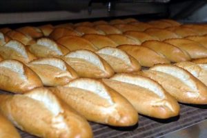 Bayat ekmek kampanyasına Bursa'dan tepki