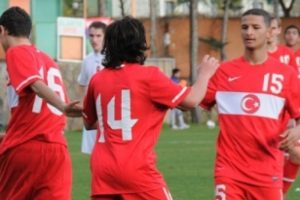 U17'ler &Ccedil;izme'ye diş ge&ccedil;iremedi
