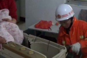 &Ccedil;amaşır makinesine sıkışan &ccedil;ocuk &ouml;l&uuml;mden d&ouml;nd&uuml;