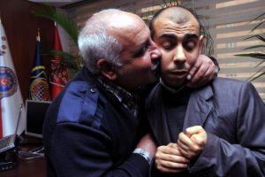 Oğlunu r&uuml;yasında buldu