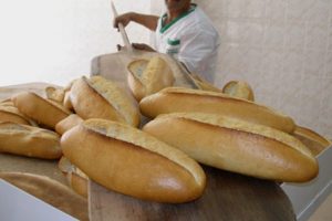 İstanbullular ekmek zammına isyan etti