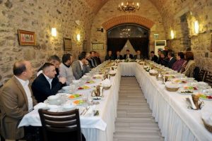 D&uuml;ndar Bal-G&ouml;&ccedil; y&ouml;netimi ile bir araya geldi