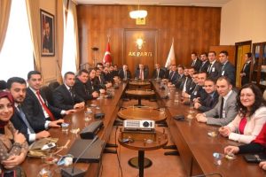 AK Parti Gen&ccedil;lik Kolları Ankara'ya &ccedil;ıkarma yaptı