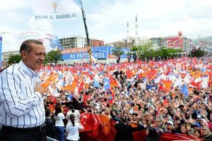 AK Parti sahaya iniyor