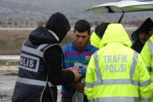 Yastık i&ccedil;inde esrar sevkiyatı