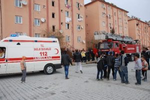 Zemin katta &ccedil;ıkan yangın korkuttu
