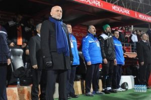 "C&uuml;neyt &Ccedil;akır'ın kararlarını yeniden izlemeliyiz"