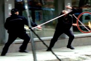 Polise zor anlar yaşattı