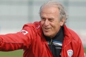 Fenerbah&ccedil;e'yi şampiyon yapanlar karşı karşıya