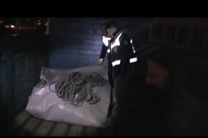 Bursa'da uyuşturucu operasyonu polis kamerasında