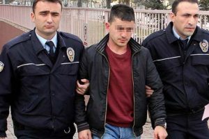 Fazla yemek yedi diye arkadaşını &ouml;ld&uuml;rd&uuml;