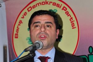 Demirtaş'tan muhalefete &ccedil;ağrı