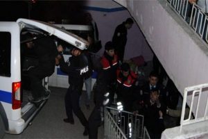 Eski eşini korkutmak i&ccedil;in ses bombası patlattı