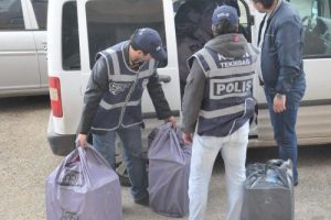 Otomobilden ka&ccedil;ak sigara &ccedil;ıktı
