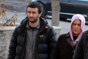 Kendisine tecav&uuml;z eden kocasını bı&ccedil;akladı