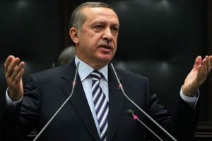 Kafataslarını g&ouml;sterip sordu: Millet tarifi bu mu