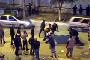Talihsiz iş&ccedil;i konteynerin altında kaldı