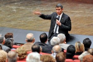 'Ver padişahlığı al &ouml;zerkliği pazarlığı'