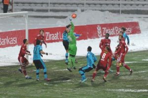 Bursaspor kupada gen&ccedil;leri oynatacak