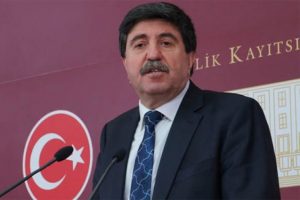 "Kandil'e giden de yok, mektup g&ouml;t&uuml;ren de"