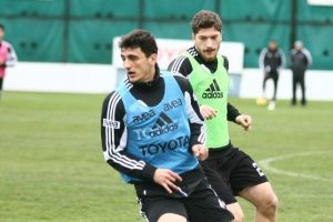 Beşiktaş derbi ma&ccedil;ı hazırlıklarını s&uuml;rd&uuml;r&uuml;yor