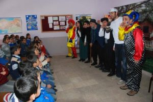 K&ouml;yl&uuml; &ccedil;ocuklar tiyatroyla tanışıyor