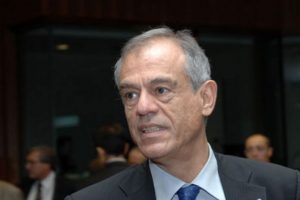 G&uuml;ney'in ekonomisi 'skandal bakan'a teslim