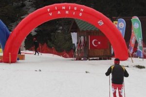 Kayaklı koşuda madalyalar romen sporcuların